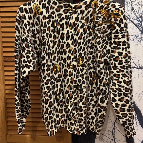 Oppio Womens Leopard Print Cardigan Sweater - Picture 3 of 9